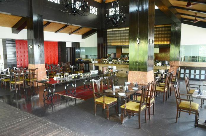Imagen del bar/restaurante del Hotel O HOTEL. Foto 6