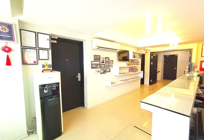 Imagen de los interiores del Hotel O Hi Inn. Foto 15