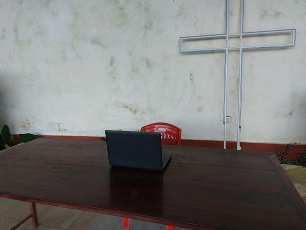Imagen de los interiores del Hotel O Mahendra HomestayNearTaman Wisata Bukit Rurukan. Foto 19