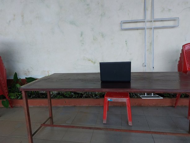 Imagen de los interiores del Hotel O Mahendra HomestayNearTaman Wisata Bukit Rurukan. Foto 20