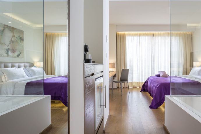 Imagen de la habitación del Hotel O Monot. Foto 5