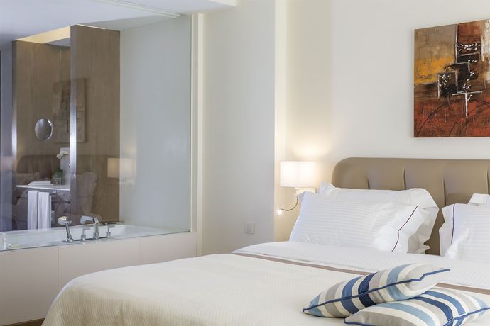 Imagen de la habitación del Hotel O Monot. Foto 6