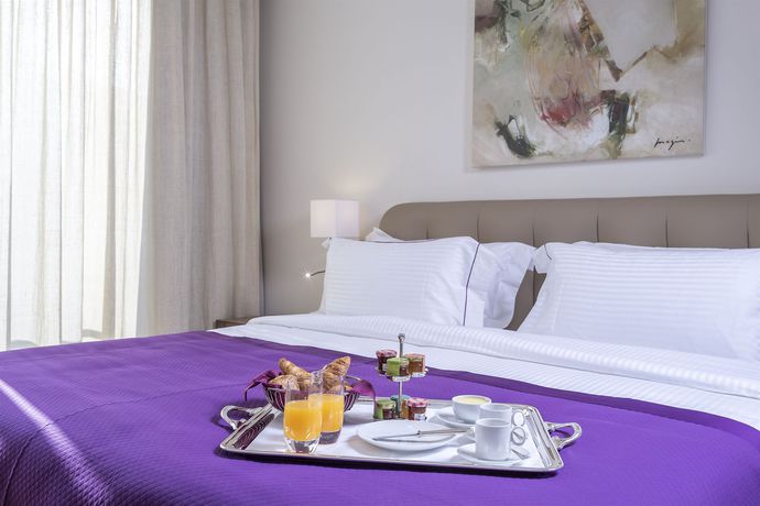 Imagen de los exteriores del Hotel O Monot. Foto 10