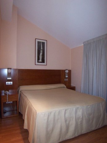 Imagen de la habitación del Hotel O Noso. Foto 2
