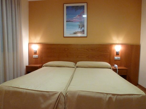 Imagen de la habitación del Hotel O Noso. Foto 3