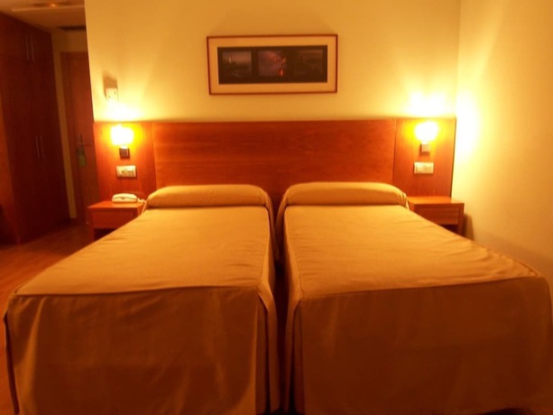 Imagen de la habitación del Hotel O Noso. Foto 13