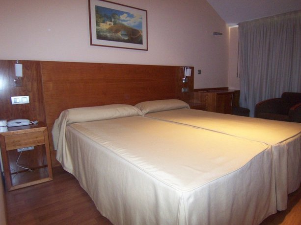 Imagen de la habitación del Hotel O Noso. Foto 20