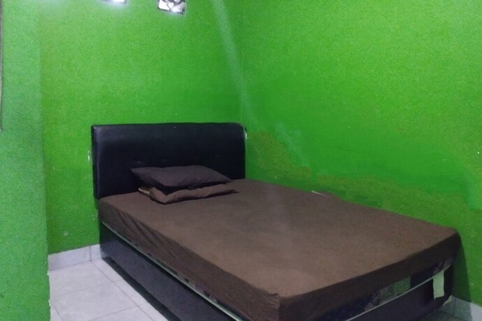 Imagen de la habitación del Hotel O Penginapan Mekar Sari Near PT. Lombok Menara Energygas. Foto 23