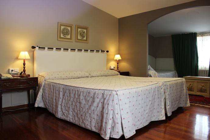 Imagen de la habitación del Hotel O Pino. Foto 9