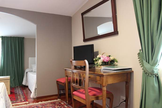 Imagen de la habitación del Hotel O Pino. Foto 12