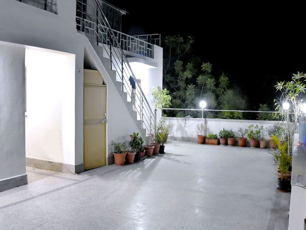 Imagen de los exteriores del Hotel O Relax. Foto 16