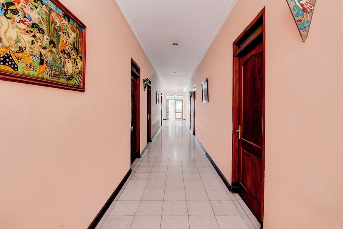 Imagen de los interiores del Hotel O Solo near Stasiun Solo Balapan formerly Trihadhi. Foto 12