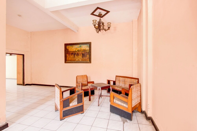 Imagen de los interiores del Hotel O Solo near Stasiun Solo Balapan formerly Trihadhi. Foto 13