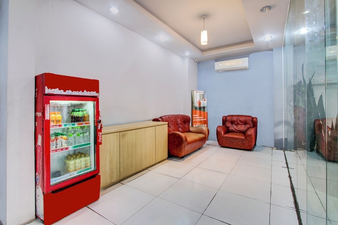 Imagen de los interiores del Hotel O Tegal near near Pacific Mall Tegal formerly Hugo Suites Family. Foto 9