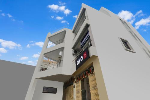 Imagen general del Hotel O The Whitehouse. Foto 3