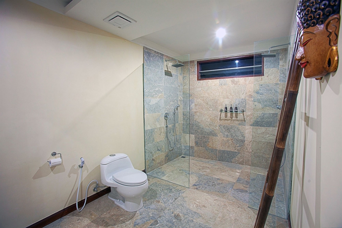 Imagen de la habitación del Hotel O Villas. Foto 9