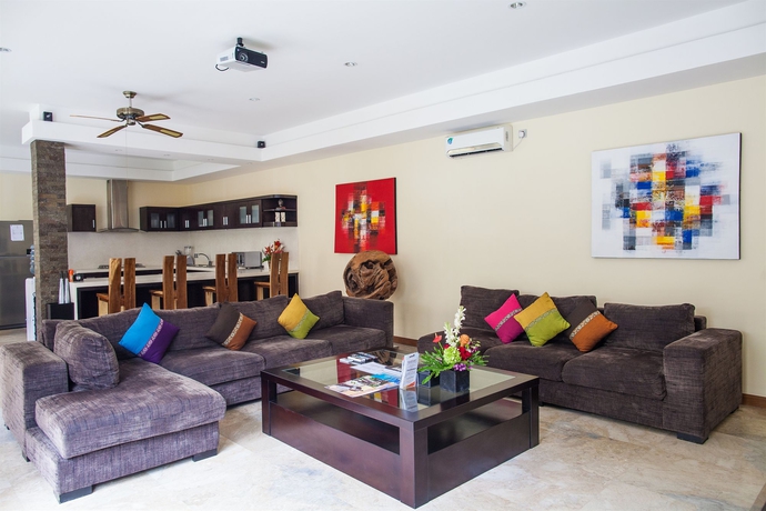 Imagen de los interiores del Hotel O Villas. Foto 13