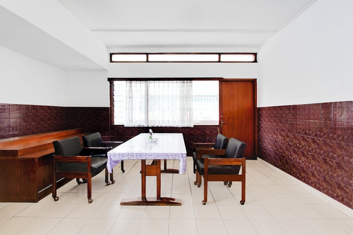 Imagen de los interiores del Hotel O Wisma Hasanah. Foto 13