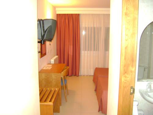 Imagen de la habitación del Hotel O Xardín. Foto 5