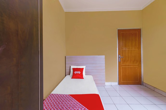 Imagen de la habitación del Hotel O near Cilandak Town Square. Foto 7