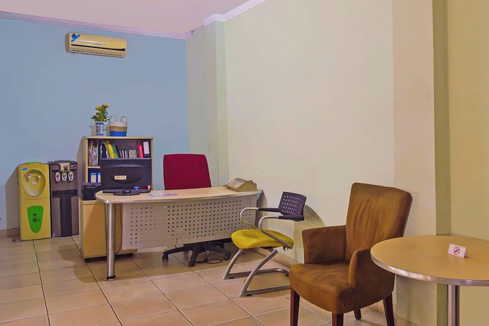 Imagen de los interiores del Hotel O near Cilandak Town Square. Foto 18
