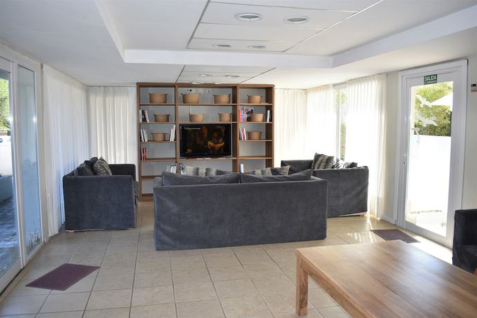 Imagen de los interiores del Hotel O2 Gesell. Foto 20