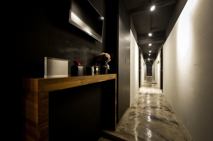 Imagen de los interiores del Hotel O2 M12. Foto 16