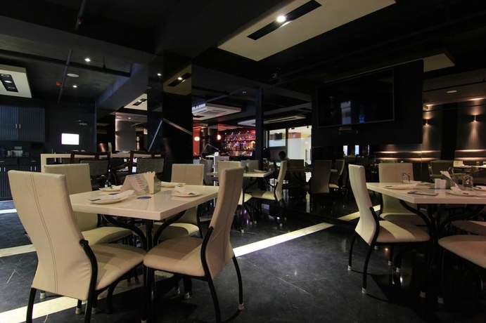 Imagen del bar/restaurante del Hotel O2 Oxygen. Foto 2