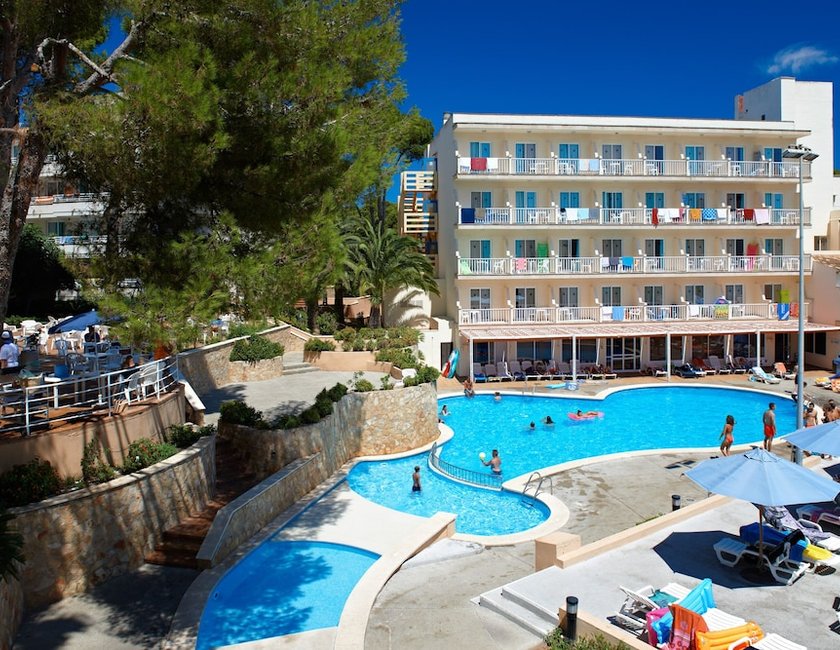 Imagen de la piscina del Hotel O7 Club Cala Ratjada. Foto 18