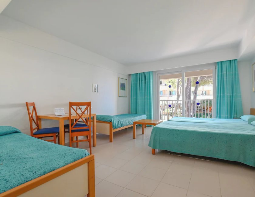 Imagen de la habitación del Hotel O7 Club Cala Ratjada. Foto 7