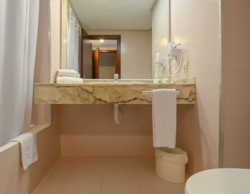 Imagen de la habitación del Hotel O7 Club Cala Ratjada. Foto 8