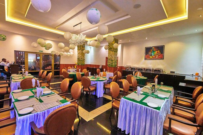 Imagen del bar/restaurante del Hotel OAK HAVENS HOTEL. Foto 4