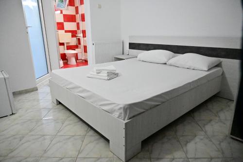 Imagen de la habitación del Hotel OBELISC. Foto 15