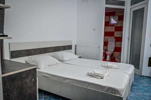 Imagen de la habitación del Hotel OBELISC. Foto 16