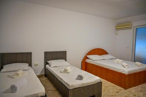 Imagen de la habitación del Hotel OBELISC. Foto 18