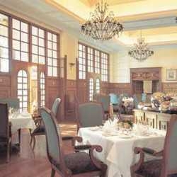 Imagen del bar/restaurante del Hotel OBEROI CECIL. Foto 2