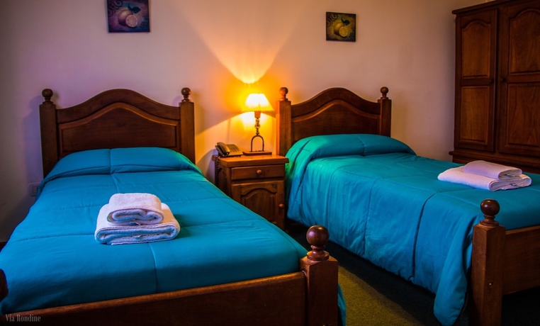 Imagen de la habitación del Hotel OIKOS. Foto 6