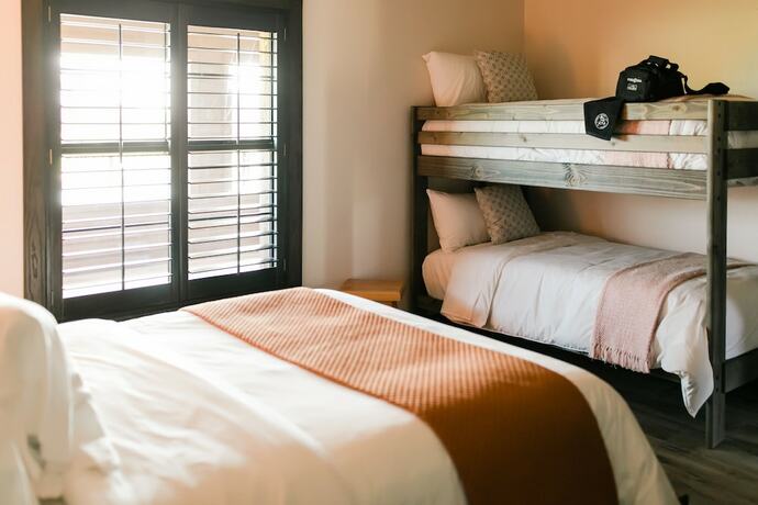 Imagen de la habitación del Hotel OK Corral. Foto 19