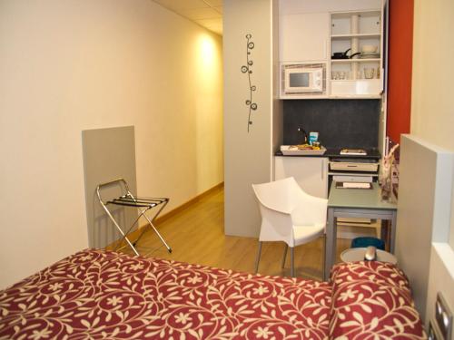 Imagen de la habitación del Hotel OK Estudios Plata. Foto 6