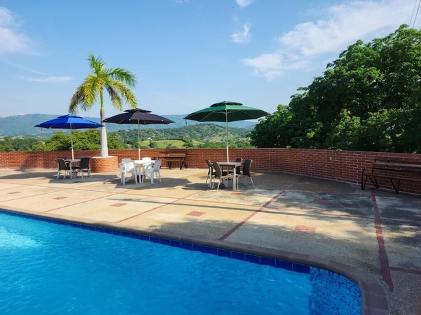 Imagen de la piscina del Hotel OK el eden. Foto 15
