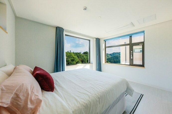 Imagen de la habitación del Hotel OKLM Luxe Club. Foto 14