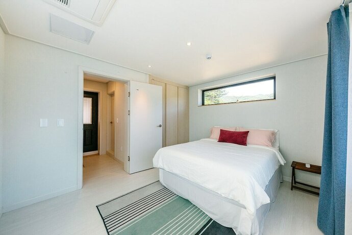 Imagen de la habitación del Hotel OKLM Luxe Club. Foto 20