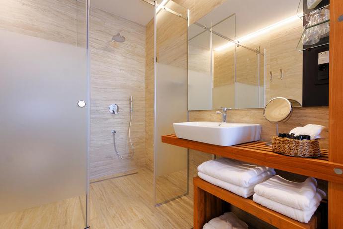 Imagen general del Hotel OLA - Adults Only, Seget Donji. Foto 5