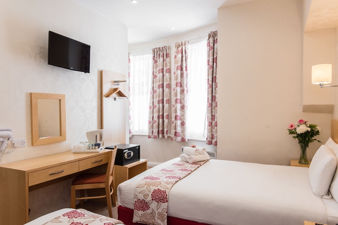 Imagen de la habitación del Hotel OLIVER PLAZA. Foto 12