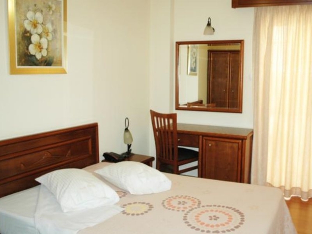 Imagen general del Hotel OMIROS, Atenas. Foto 5