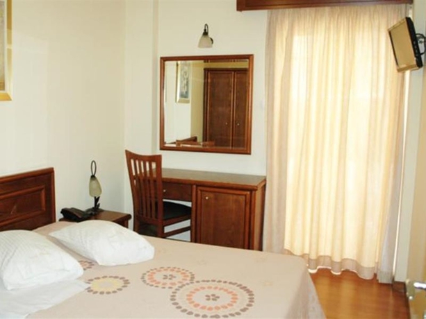 Imagen general del Hotel OMIROS, Atenas. Foto 10