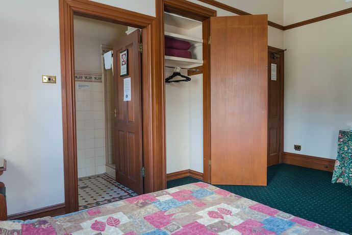 Imagen de la habitación del Hotel O\'Malley\'s. Foto 5