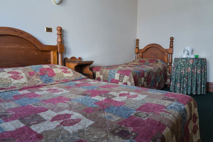 Imagen de la habitación del Hotel O\'Malley\'s. Foto 7