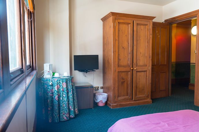 Imagen de la habitación del Hotel O\'Malley\'s. Foto 13