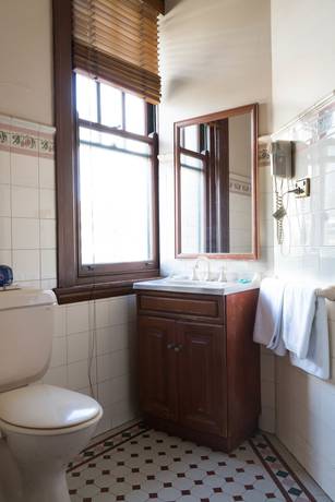 Imagen de la habitación del Hotel O\'Malley\'s. Foto 16